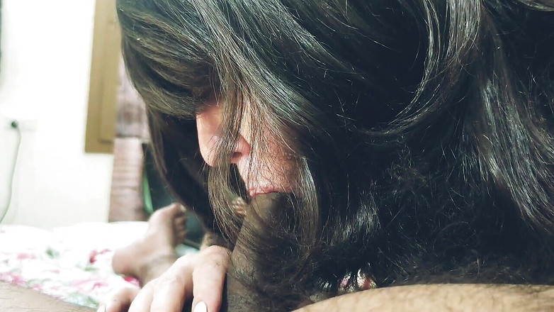 Bolly Karma: O fată curvă seduce fratele vitreg