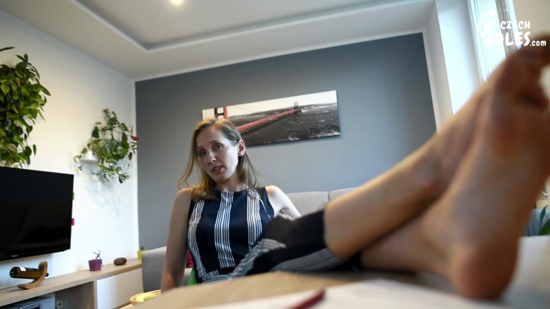 Czech Soles - foot fetish content: Une agent immobilier profite du fétichisme des pieds de son...