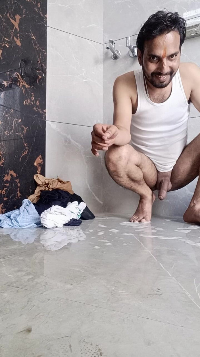 Rajasthani-old-lover: Desi mladý chlapec si užívá mytí otcova spodního prádla