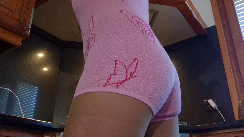 Xunami: Culo rosa en movimiento lento