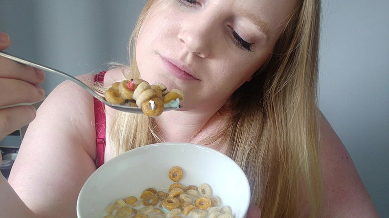 Julie_Bliss: Julie Bliss - Giantess早餐