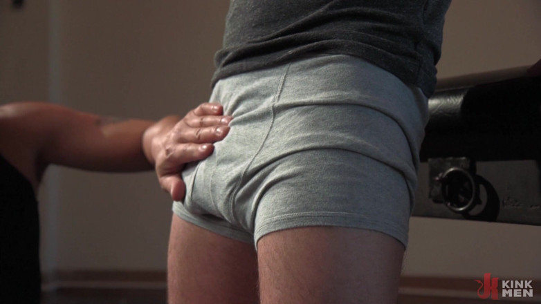 Kink Men Classics: 23-летний ебарь с большим толстым 8-дюймовым членом!