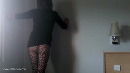 EmmaLeeTV - Nylon Fetish Tranny: Travesti Emma Lee desenli külotlu çorap yarak şişkinlik