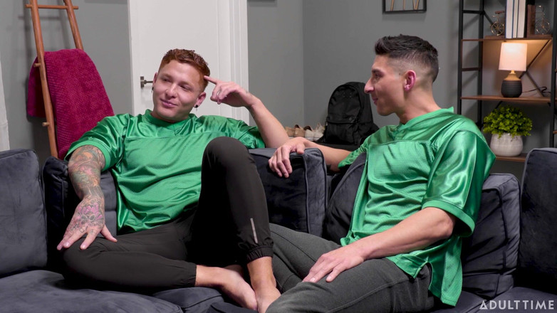 Heteroflexible: Heteroflexible - Jim Fit y Jeremiah Cruze intercambian con Jesse Stone...