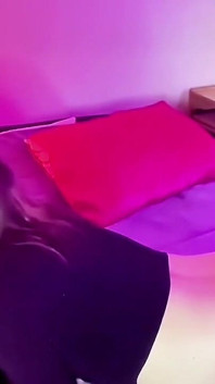 Membuat Dia Menggeliat Dalam Kenikmatan Tulen - Gadis TS Panas