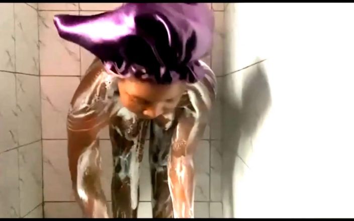 Rowena Royale: Змащена маслом ігрова анальна пробка в дупу і ділдо в пизду