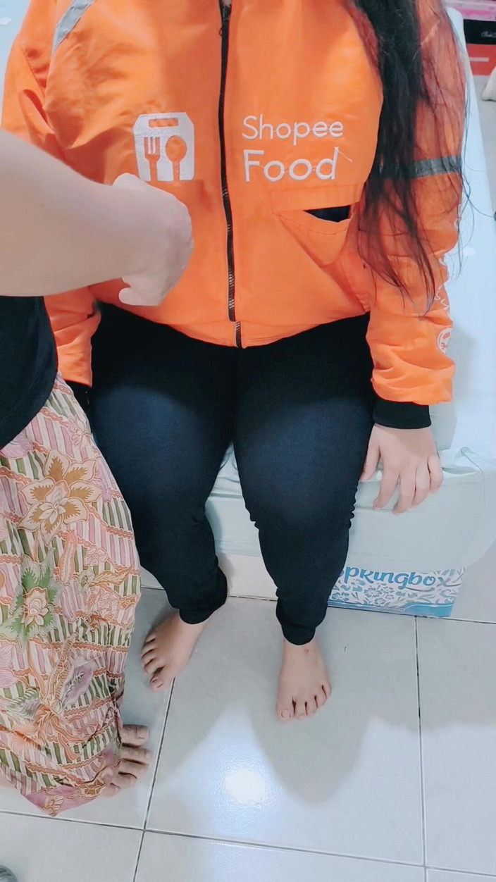 LadyBali: การจัดส่งคําสั่งซื้อจบลงด้วยการเป็นลูกค้า