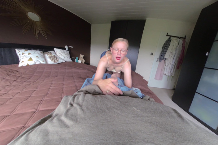 BlondeHexe VR: Дорогая, я правда спешу