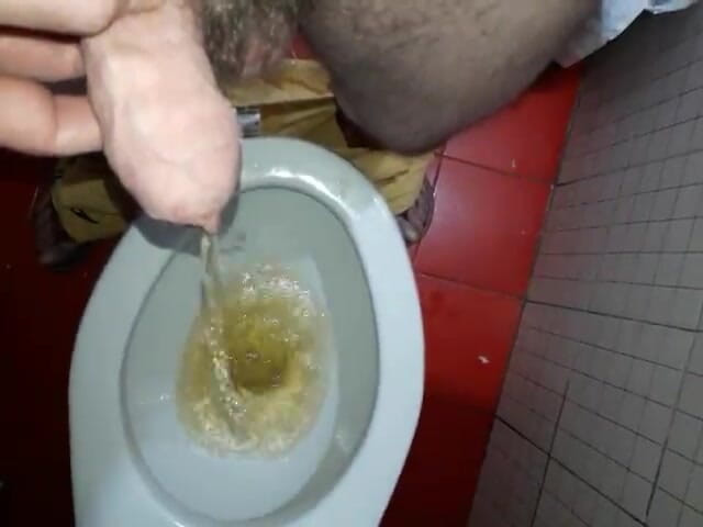 KinkyPigDad: Sweaty Stinky Cheesy Cock Pissing