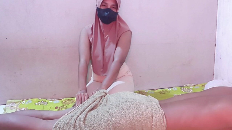 Rania: Masturberen en masturberen met een Hijab-vrouw