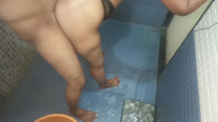 Dipak_kalal: Dipak scopa Sakshi in bagno a pecorina