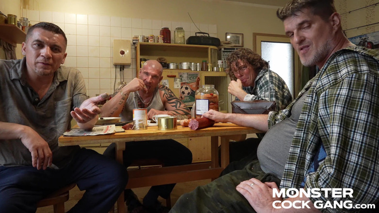 MonsterCockGang: Gang di cazzi mostruosi 2.1: la rimorchiata selvaggia della piccola figliastra...