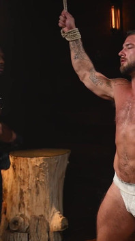 Meaty Beefcake Tryp Bates Ready to Take Sean Xavier's Massive Cock