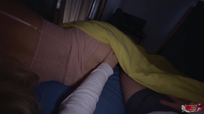 OlxRedFox: Seks pagi dengan ibu tiri MILF panas dan zakar dalam...