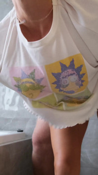 Sexe sournois dans la salle de bain à côté de ma femme
