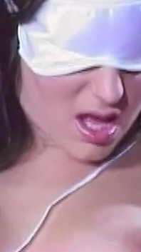 丰满熟女婊子在泳池边被深肛交
