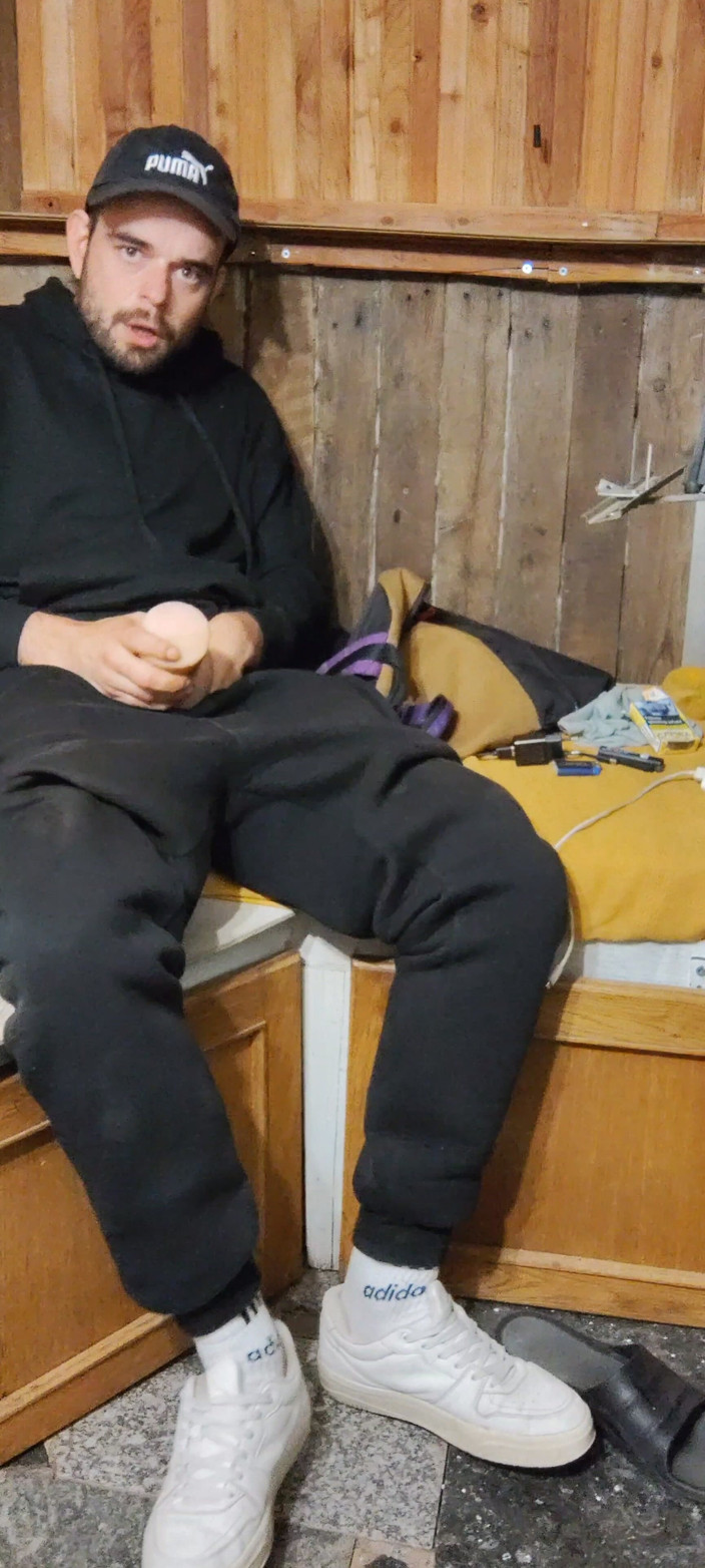 jerkofflover: Big Cumshot Into My Flashlight