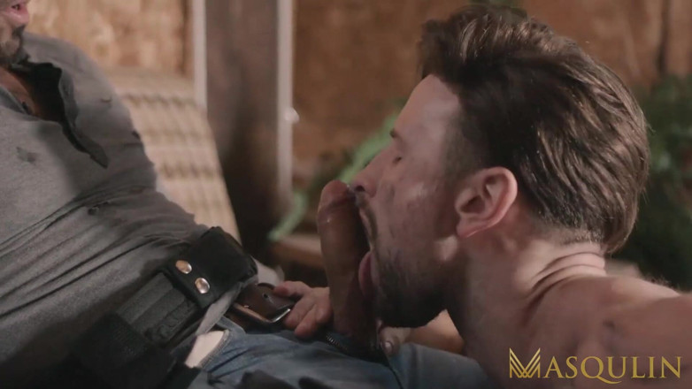Masqulin: Masqulin - Hunk Ryan Bones neemt zonder condoom op onderdanige Drew...
