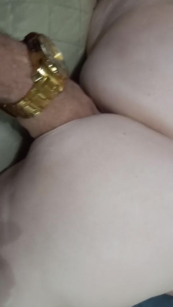 Big Red and her Pretty Kitty: 红色像一个好用过的荡妇一样采取它
