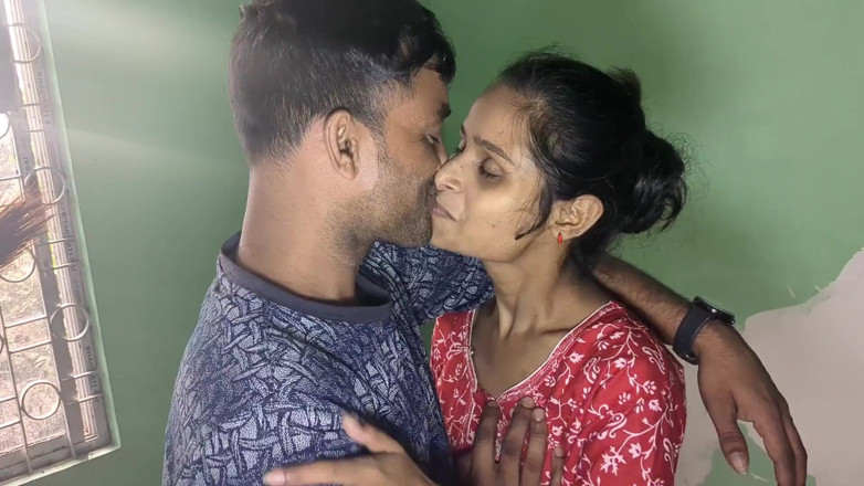 Easypron: Une Indienne se fait baiser dans la salle de bain...