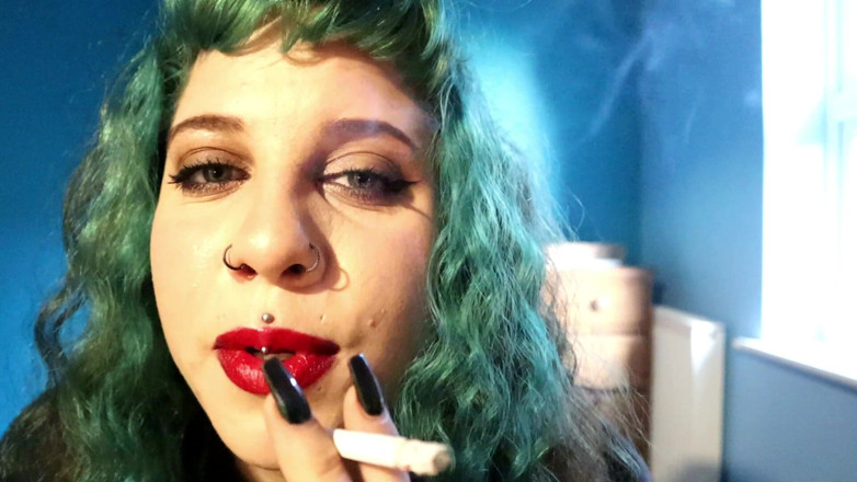 Goddess Kinx: Asmr šepot kouření Škádlení: Zdvih pro moje prsa a mrdku, když hasím