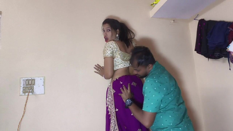 Sona bhabhi: Gospodina indiană sexy Odia și fratele vitreg fac relații sexuale în dormitor