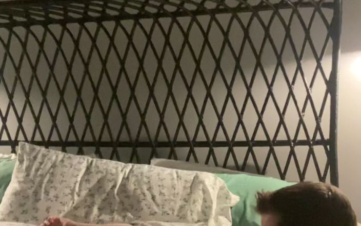 gabriellablows: Tesuda ninfomaníaca traz um estranho de volta do bar para...