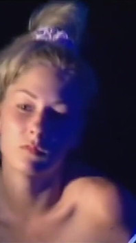 Fantastisk blond milf knullad och sprutad i munnen Monster kuk vintage
