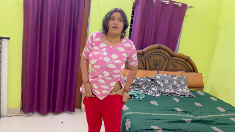 Hotty_ragini: 私の大きな義理の姉は怒っていて、義理の姉は私の大きなチンコが勃っていると言い、ヒンディー語のバイラル動画を言いました