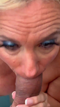 Nina Nite blowjob tab mandi panas