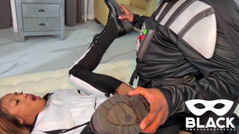 The Flourish XXX: Konsep fetish cosplay Starwars menampilkan Mena Carlisle