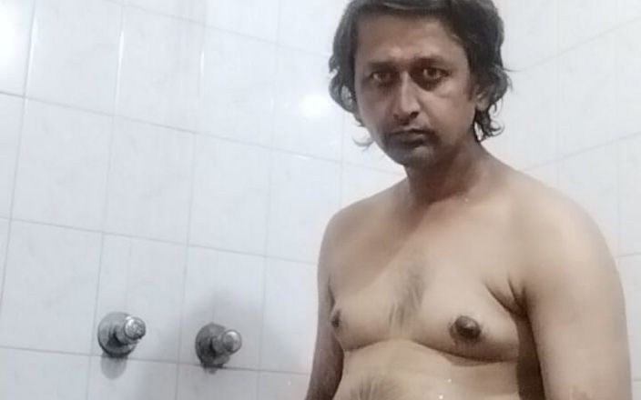 Nudycock: Péro ve vaně