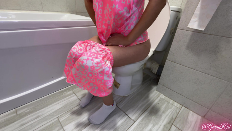 GassyKat: Taking Laxatives Wasn't Such a Good Idea
