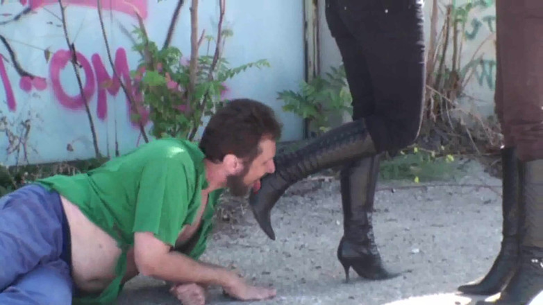 Femdom Austria: Outdoor boots licking