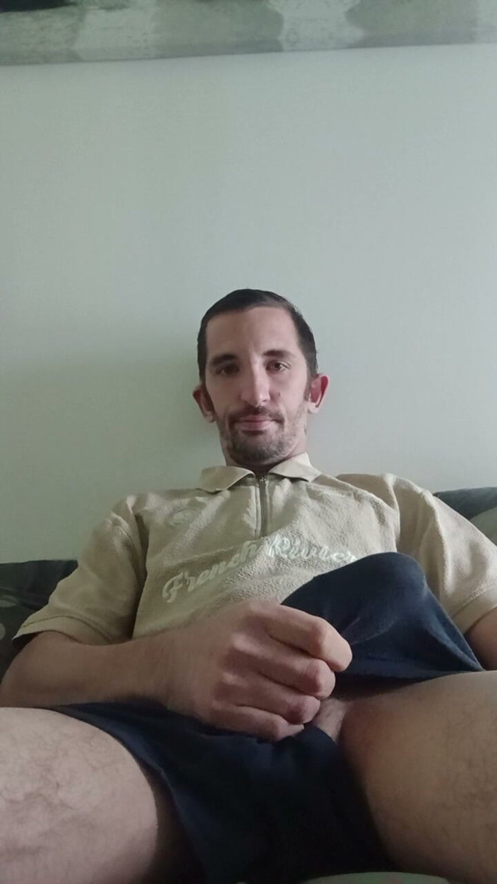 Alexis bondoux: Huge of a Young Guy with His Big Cumshot