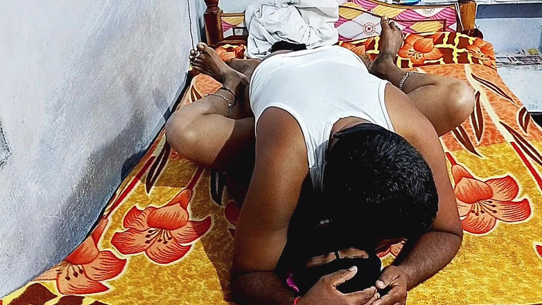 Desihotcouple: Hintli Ateşli Evli Kadın Ev Yapımı Amcık Yalıyor Sakso Çekiyor