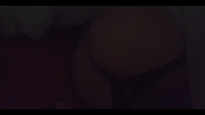 Karmicoxv: Morbid yaşlı adam karısının odasına giriyor ve onu kaydediyor