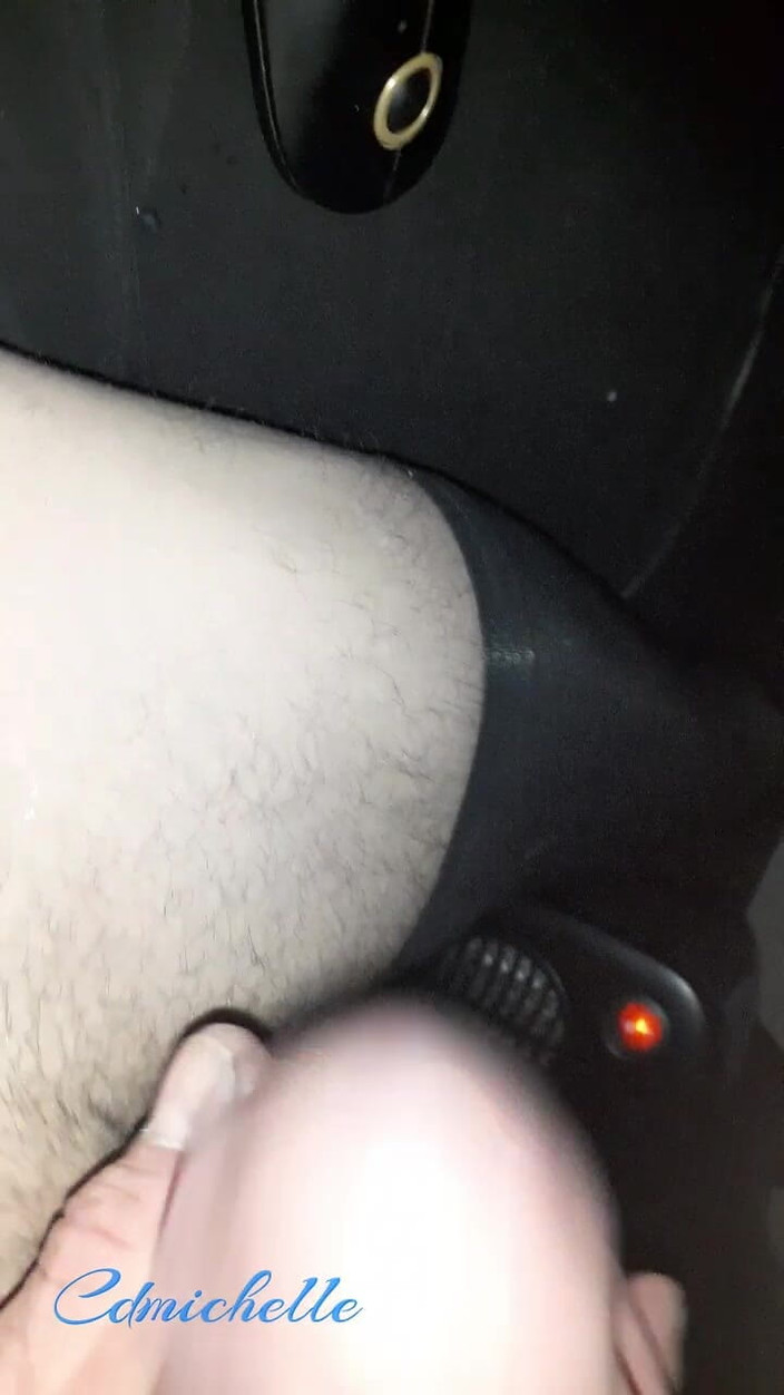 Crossdressers Cd Michelle wearing sexy lingerie: Travesti Cdmichell Mavi Bir Parça Tulum Giyerek Büyük Döl Boşaltıyor