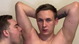 Lambendo axilas suadas [4k]