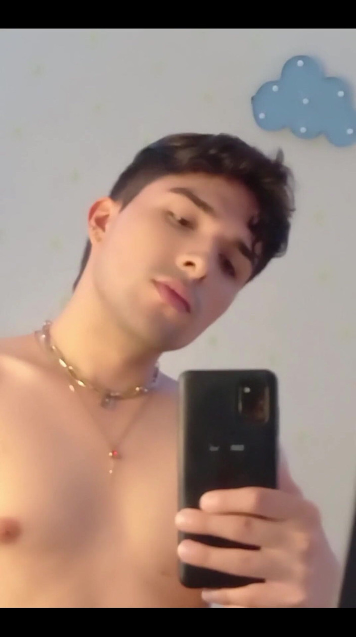 Diego_latinboy: Masturbare și ejaculare în oglindă