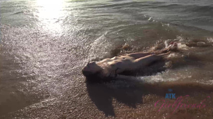 ATK Fans (Girlfriends): Virtual vacation in Hawaii with Elena Koshka part 1