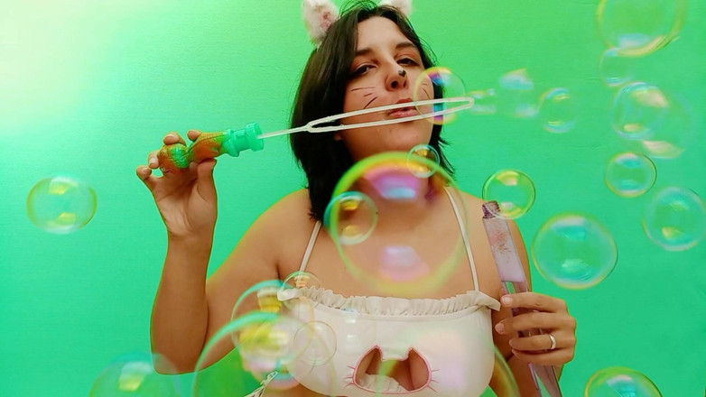 melu_world: Kitty Kat Loszka dmucha na ciebie bańki mydlane - Bunny Looner