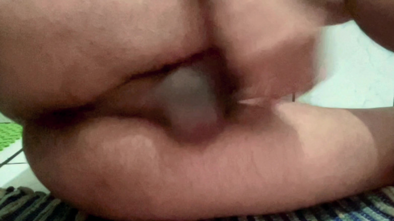 Naughty Cock: Inna masturbacja, pierwszy raz widzę siebie cumming masturbuje się od...