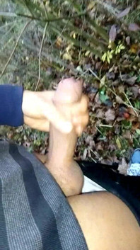 Arab Twink stříká venku se zvukem drop cum