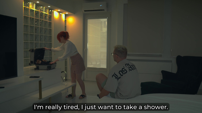 Toma Mur: Stiefmoeder deelt bed met stiefzoo in hotel - creampie schok!