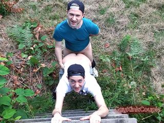 Gay Kink Couple: Outdoor-anal-creampie am Deer-Stand