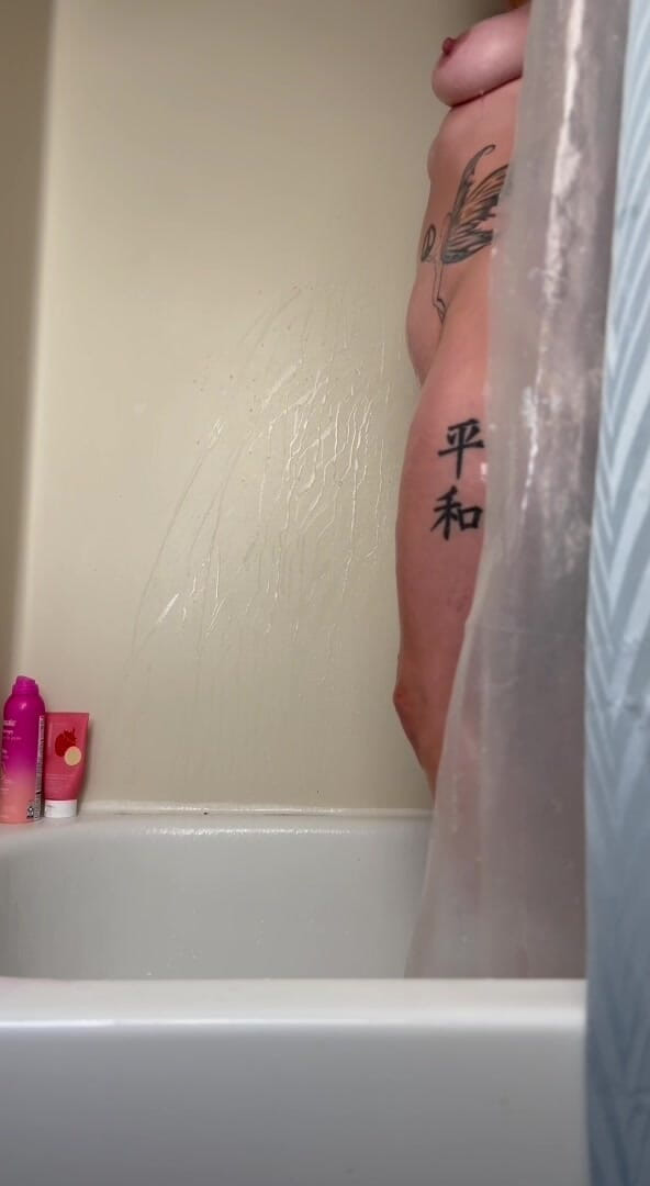 littleanda: Klečím ve sprše