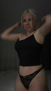 Sehr sexy Körper und ich tanze in Höschen!