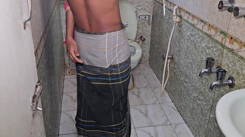 Hot girls video: Desi bhabhi dari india melayani nektar memeknya