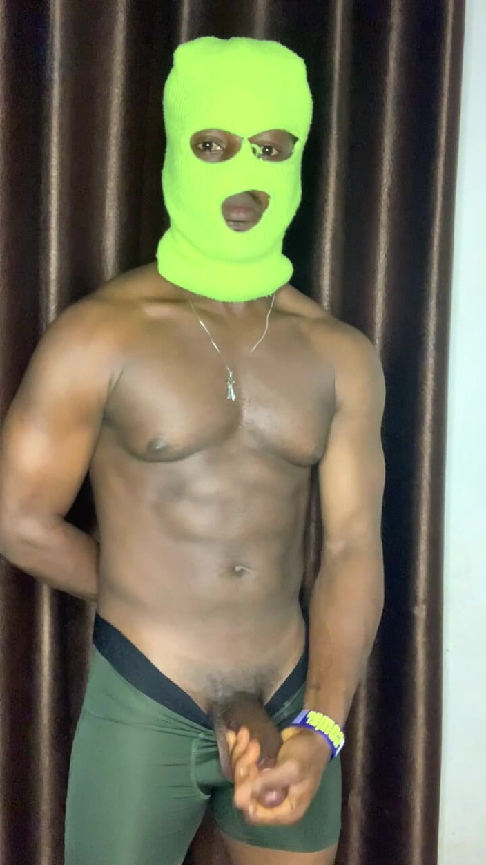 Enigmatic Buoy: Tesão Hunk Se Masturba De Manhã